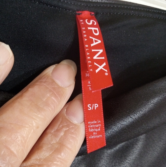 Spanx faux leather compression leggings women size small - Picture 7 of 9